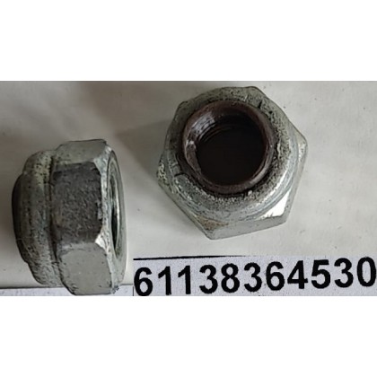 Гайка М5*0,8 блока предохранителя б/у Гайка М5*0,8 блока предохранителя б/у