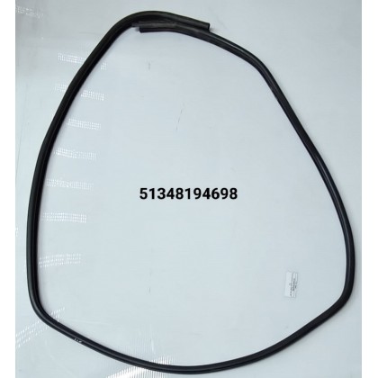 Уплотнитель двери BMW E46 ЗП б/у