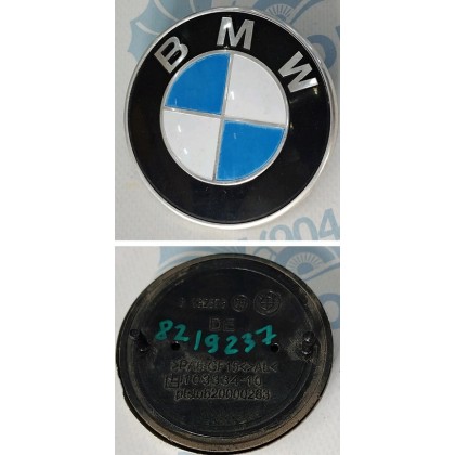Эмблема багажника BMW E36 E46 E90 F22 F30 F32 б/у Эмблема багажника BMW E36 E46 E90 F22 F30 F32 б/у