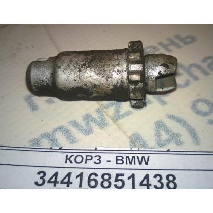 Винт регулировочный колодок стояночного тормоза BMW E30 E36 E46 E87 E90 F20 F30 б/у Винт регулировочный колодок стояночного тормоза BMW E30 E36 E46 E87 E90 F20 F30 б/у